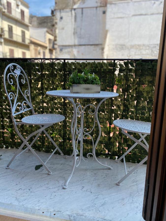 Apartament La Lumaca Kalsa Palermo Exterior photo